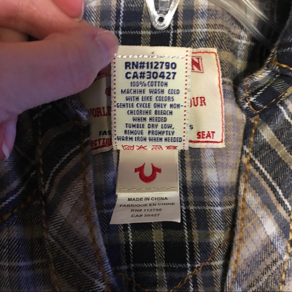 True Religion shirt size small - Picture 5 of 5